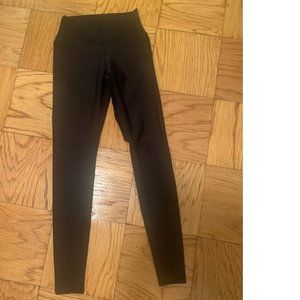Alo airlift legging in black, size small